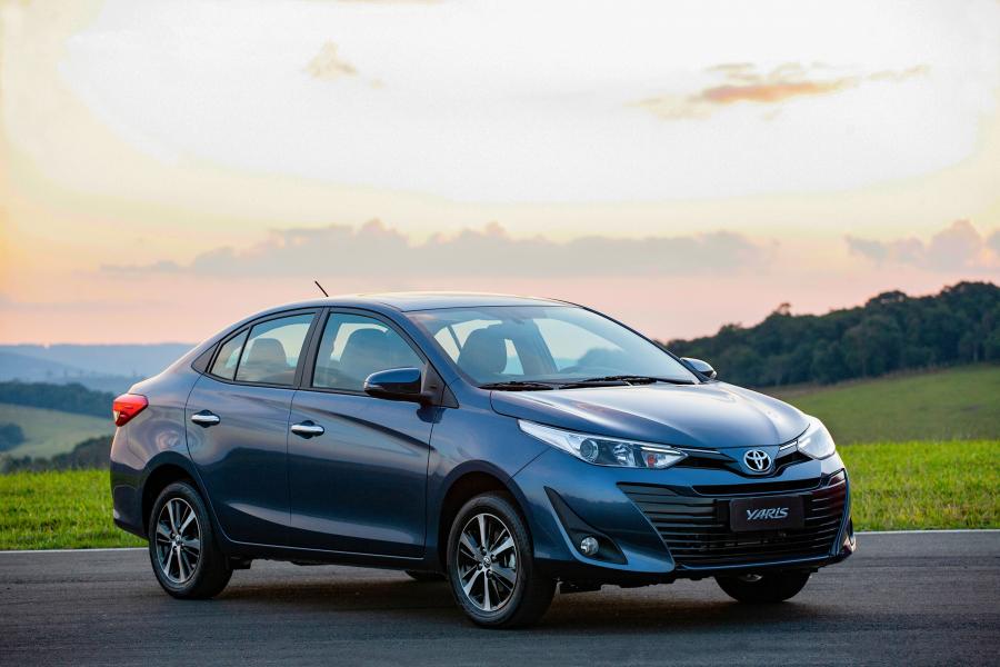  Toyota Yaris XLS Sedan 2018 года  (LA) (фото 9 из 24)